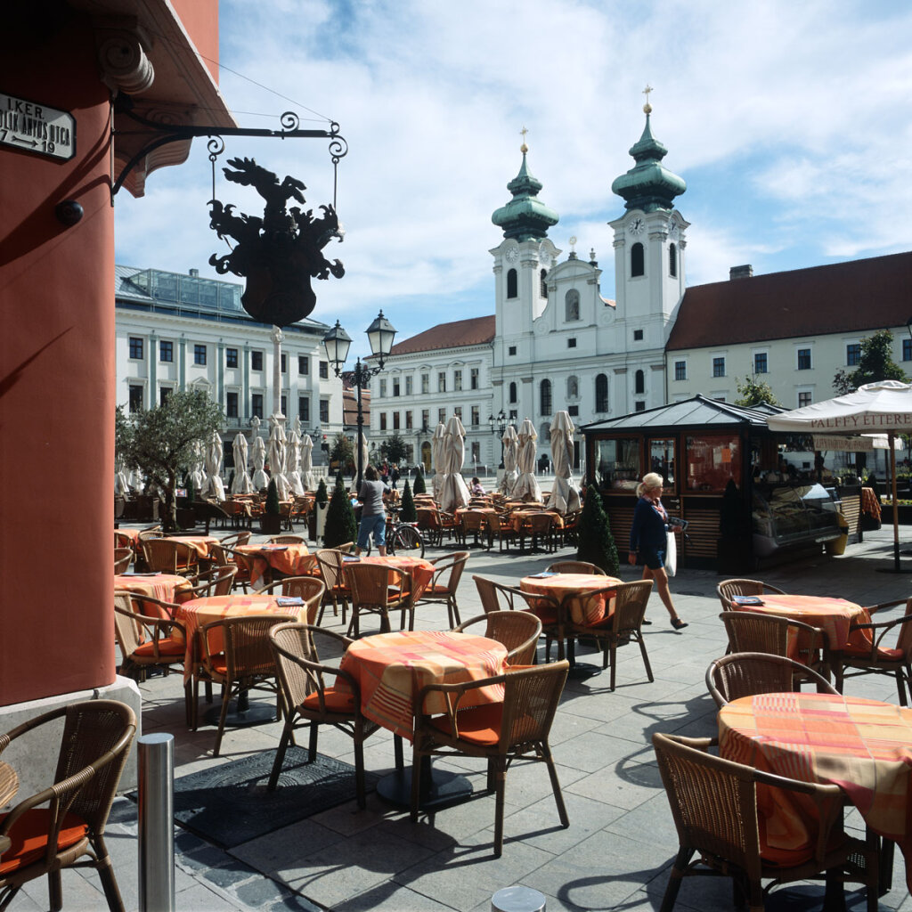 Széchenyi Square 